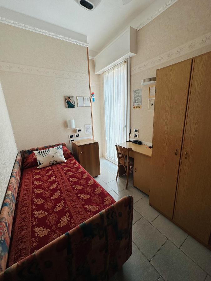Hotel Bel Sogno Rimini Buitenkant foto