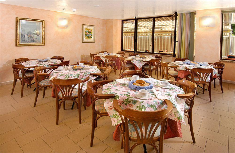 Hotel Bel Sogno Rimini Buitenkant foto