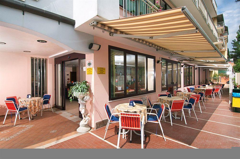Hotel Bel Sogno Rimini Buitenkant foto