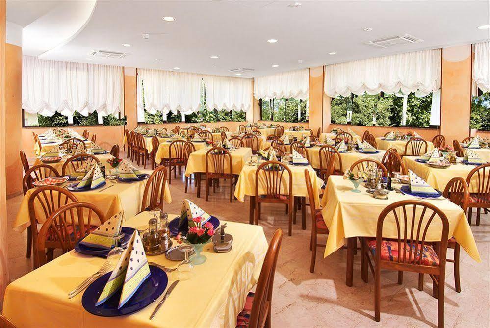 Hotel Bel Sogno Rimini Buitenkant foto